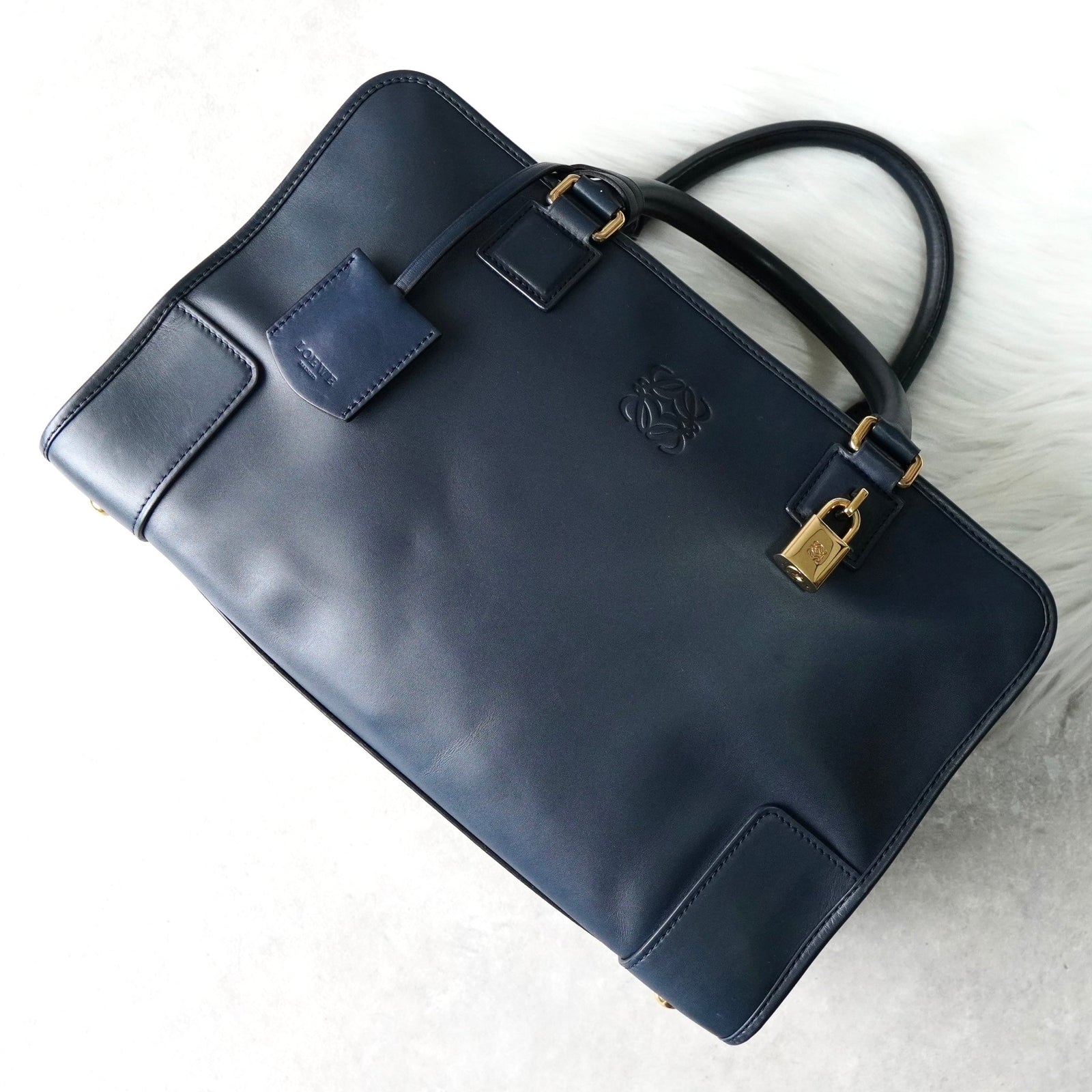 ロエベ アマソナ36 アナグラム レザー ハンドバッグ ネイビー