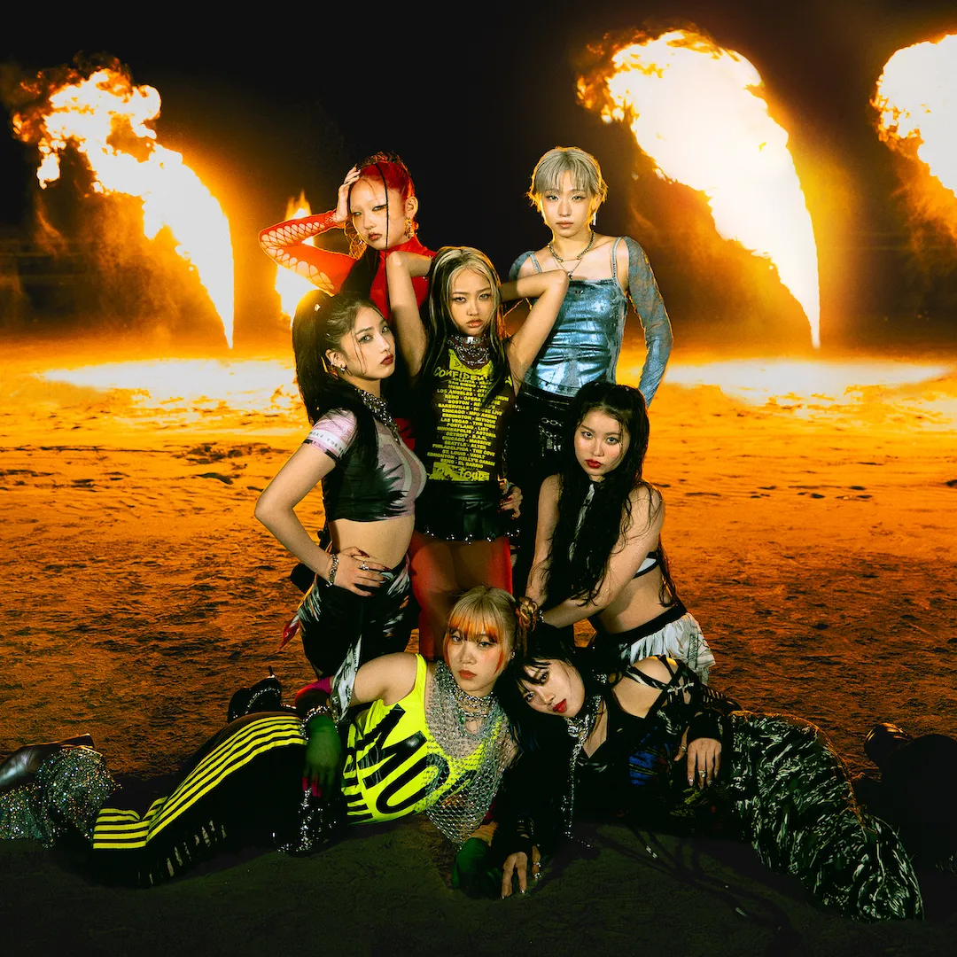 HANAの新曲”Burning Flower”が配信＆MV公開、火柱に囲まれプールで