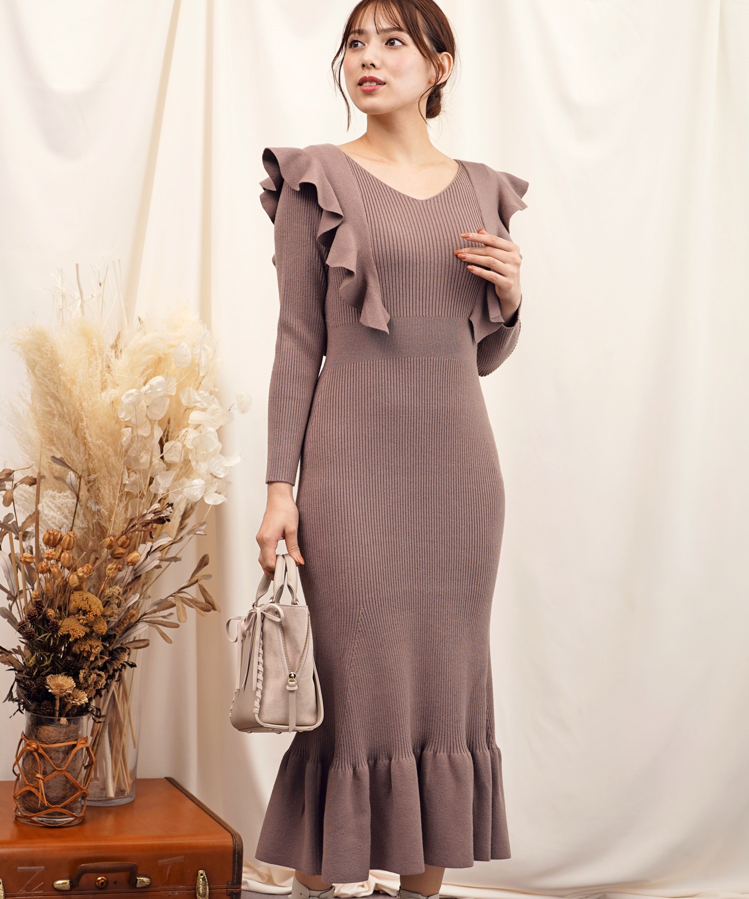 フリルニットワンピ | ニットワンピース | NOELA OFFICIAL WEB STORE