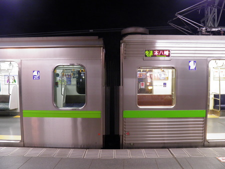 東京都交通局10-300形（1・2次車）・10-300R形「都営新宿線」 座席