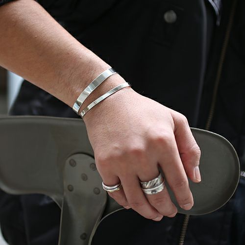 JBR080)平打ちFORGING（鍛造）バングルM-シルバー925/ブレスレット