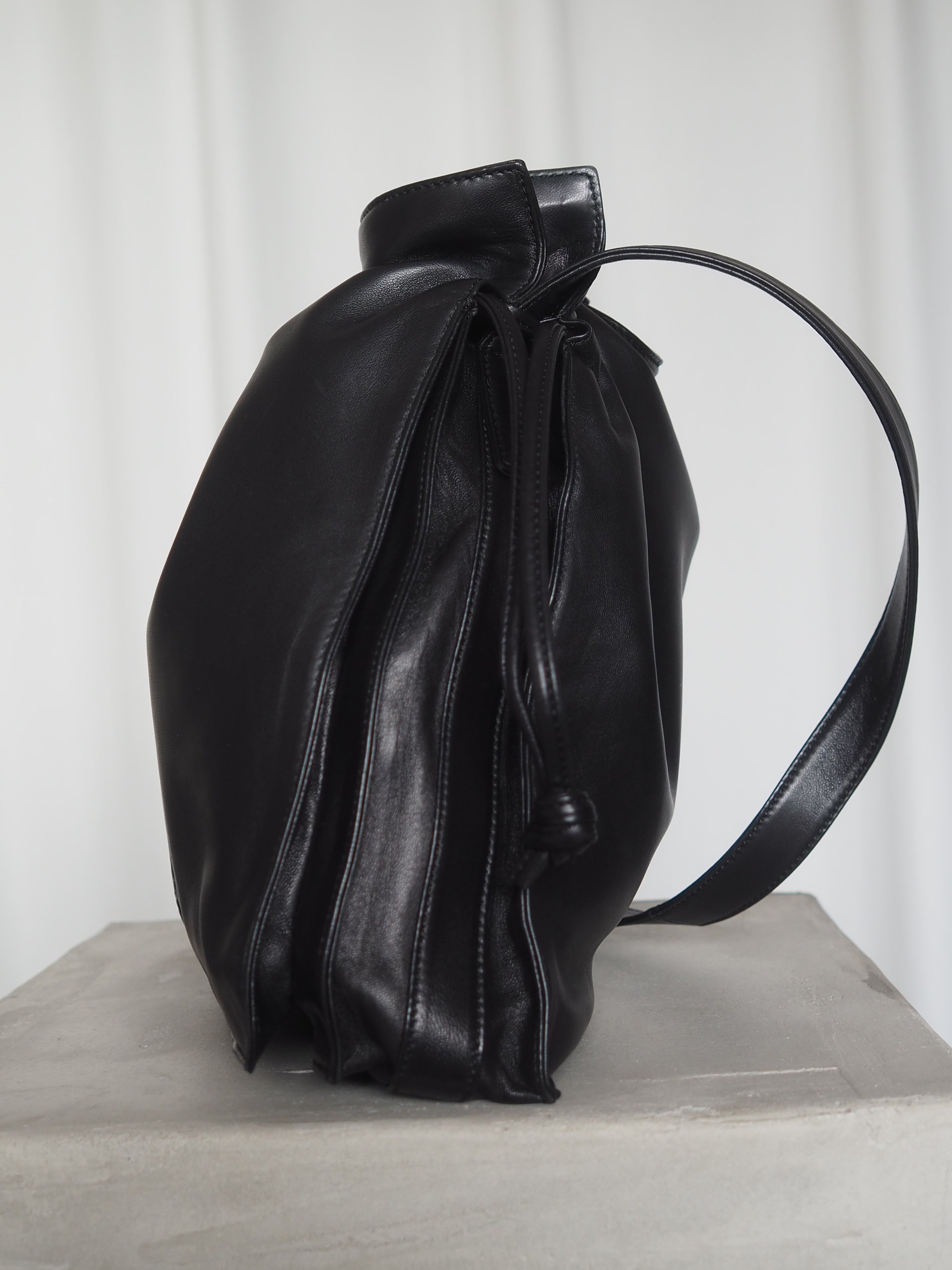 LOEWE ロエベ フラメンコ ショルダーバッグ アナグラム ブラック