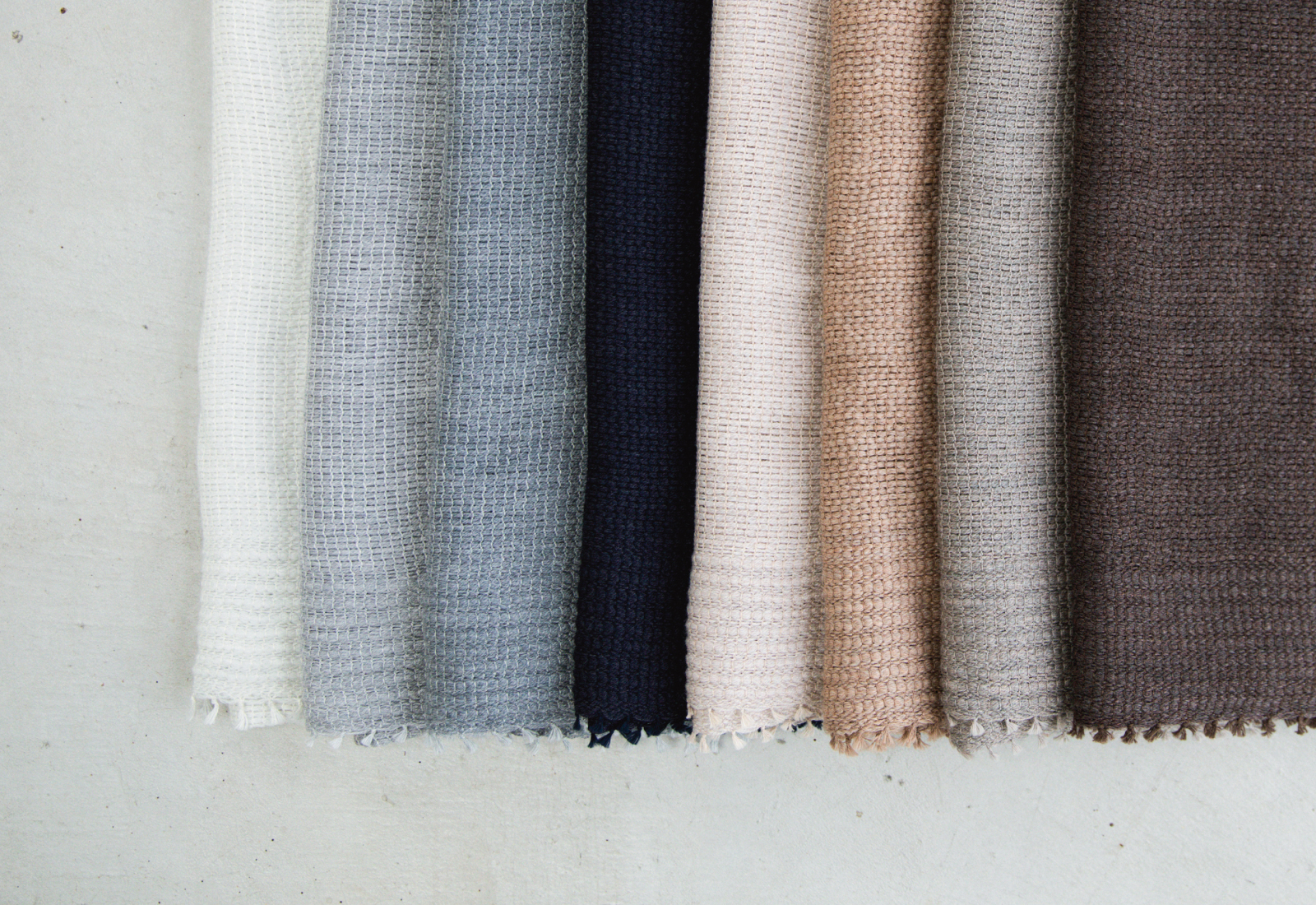 MOJIRIウールマフラー ライトグレー | 【公式】工房織座オンラインショップ