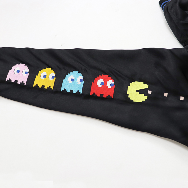 カラフルポップな『PAC-MAN』（パックマン）のリバーシブルスカジャン