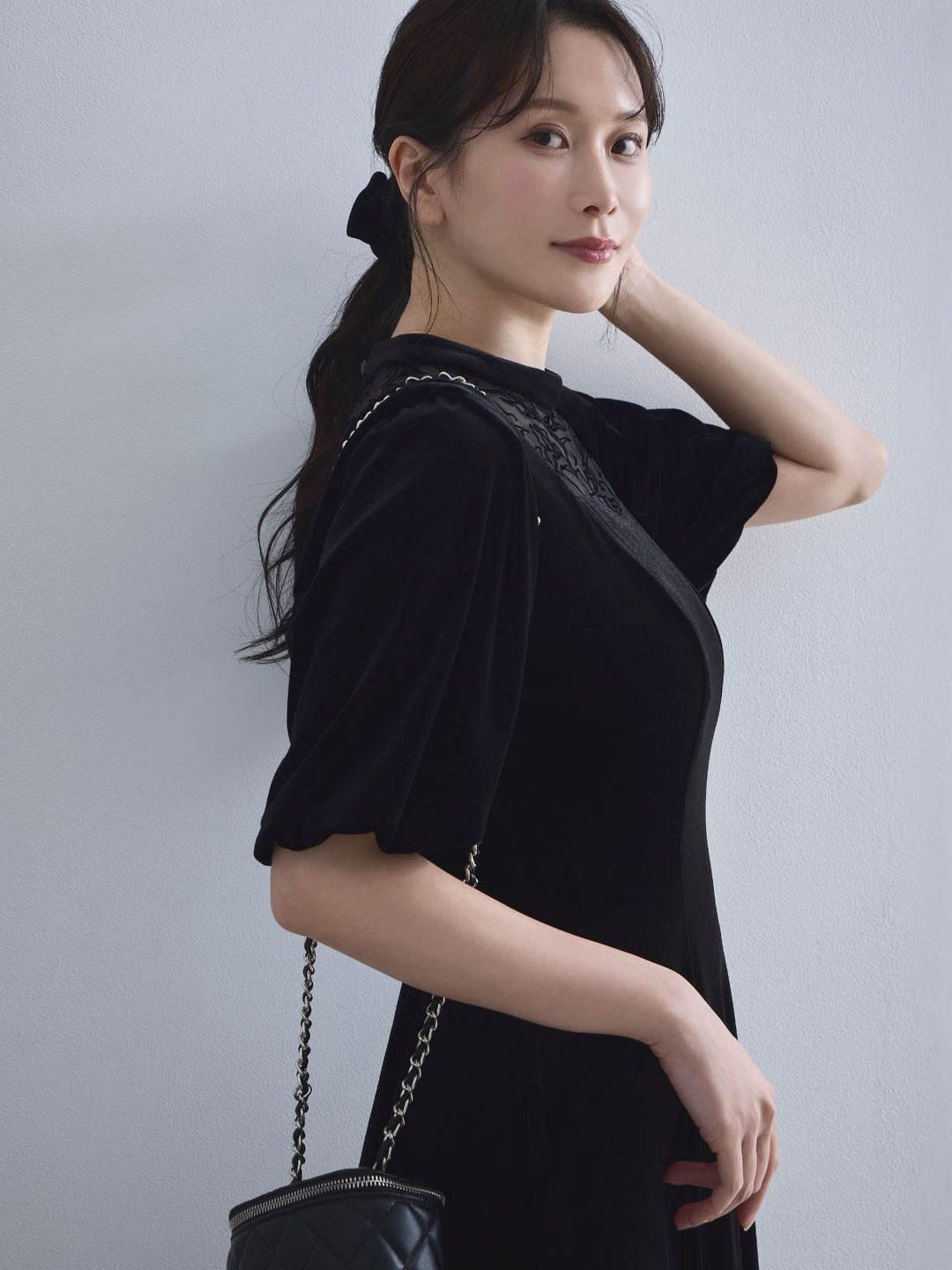 2wayスリーブベロアワンピース：ブラック│胸が大きな女性のための