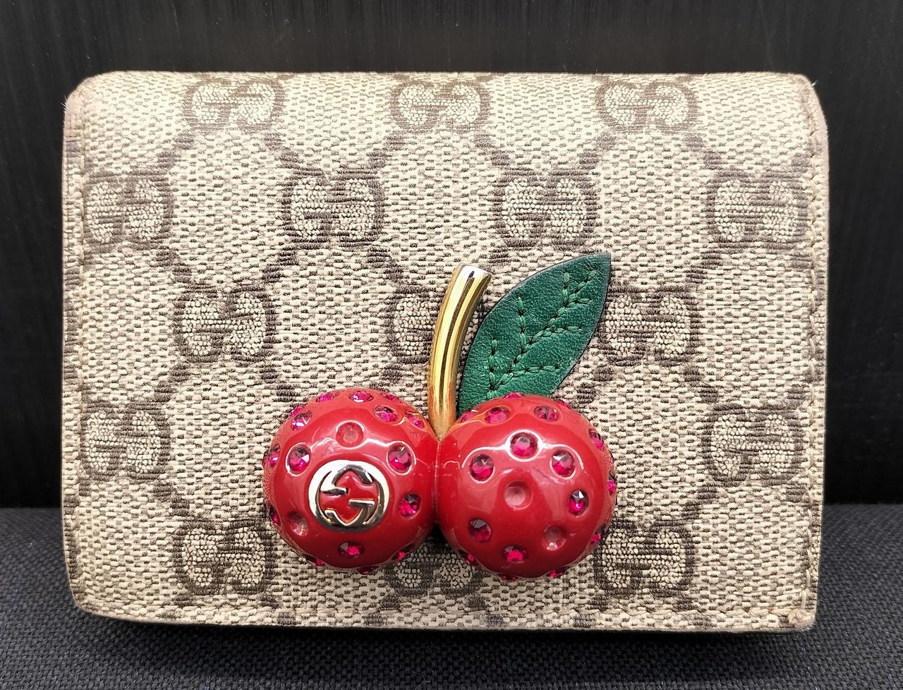 GUCCI|チェリー(さくらんぼ)付GGスプリームキャンバスカードケース