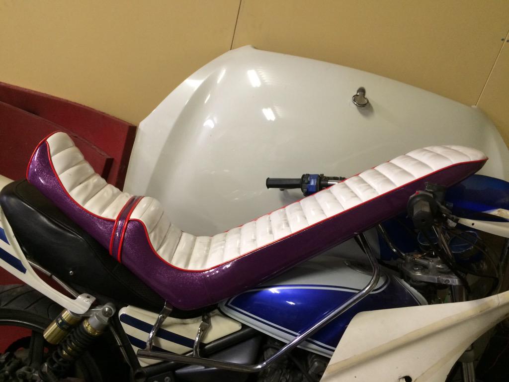 GSX250E/GSX400E三段シート売ります(^^) 知り合いからの代理です！ 長