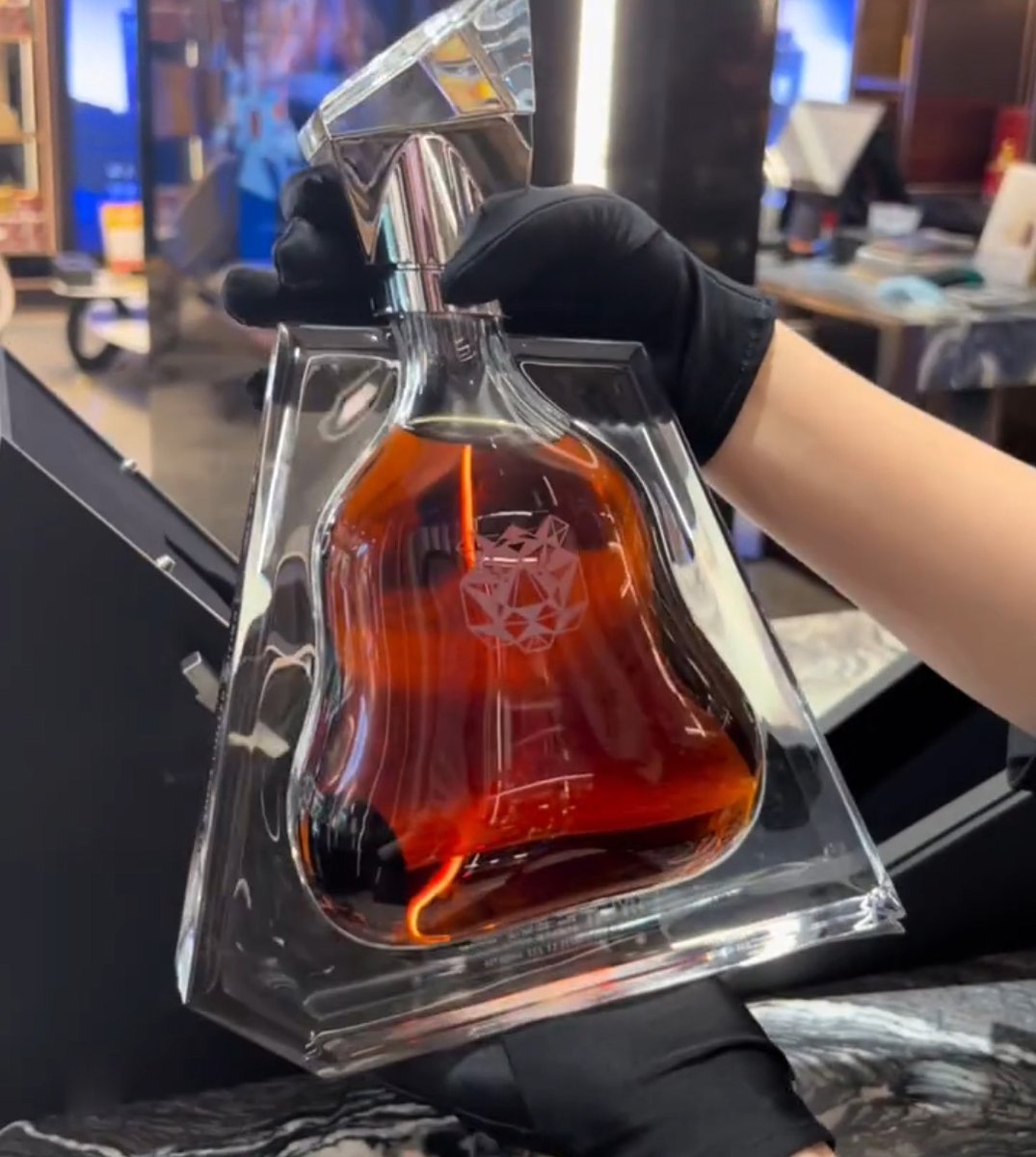 Richard Hennessy ( リシャール ヘネシー ) by ダニエル・リベスキンド