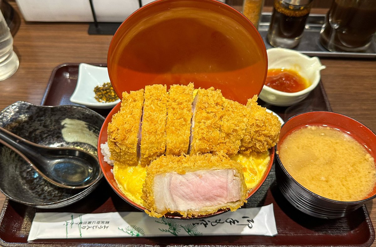 肉屋食堂たけうち】 @埼玉：蕨駅から徒歩3分 黄金の衣を纏った極厚