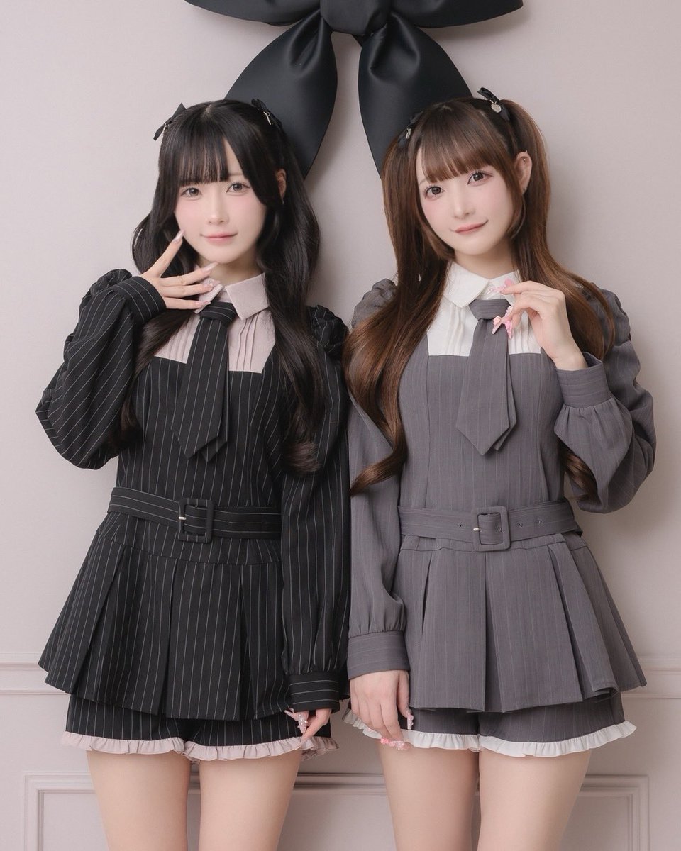 pium January Collection 🎀／ ♡ネクタイ付きプリーツセットアップ