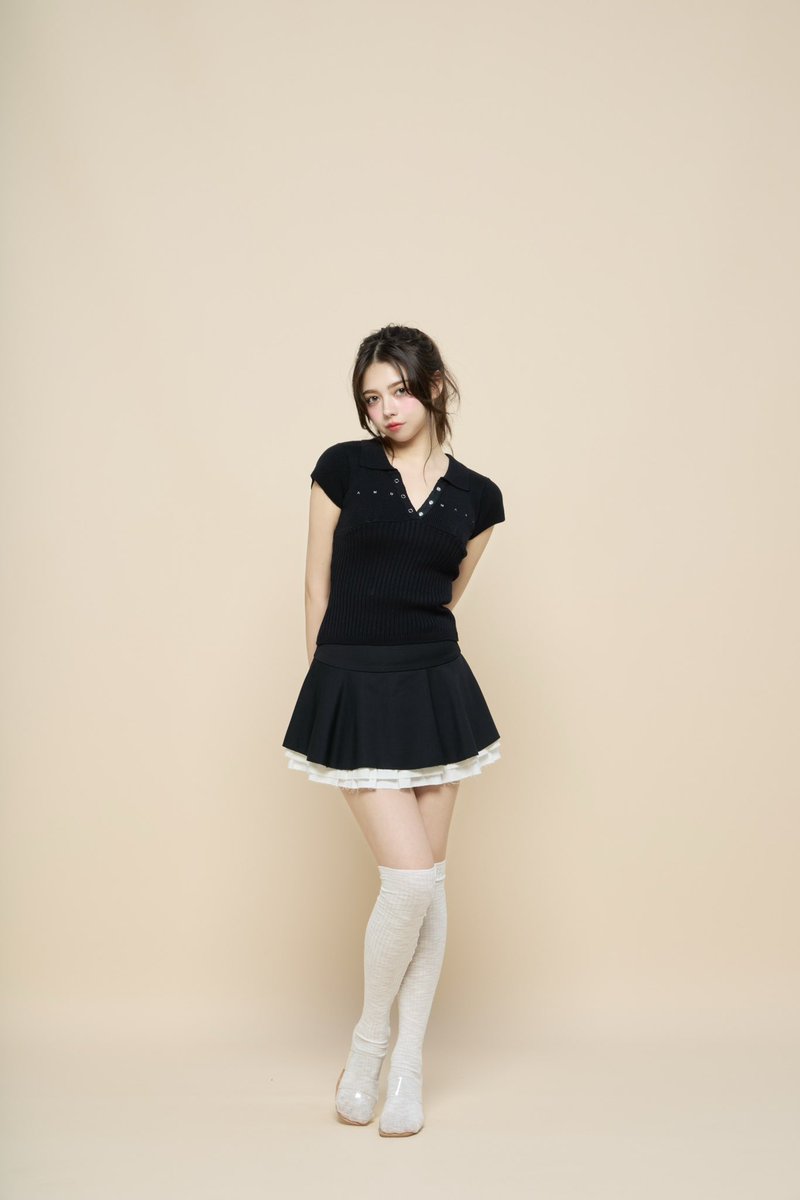 Lindsay logo tops color ivory/pink/black ¥9900-tax in バスト下から