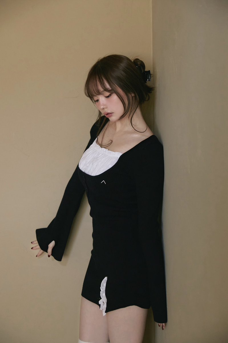 Poppy lace mini dress color beige/black ¥15400-tax in 程よい厚みの