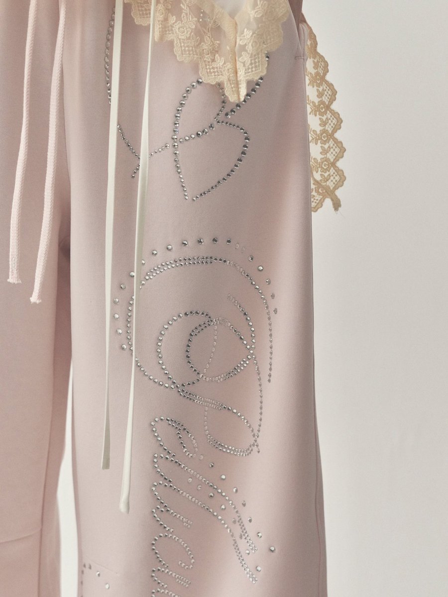 人気止まらぬキラキラスウェットパンツ✧ 春も大活躍間違いなし!!!