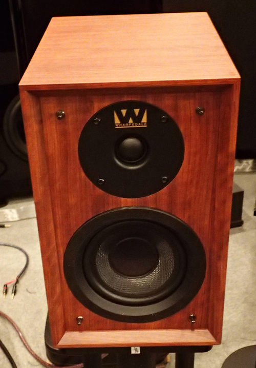 ワーフェデール 80周年記念限定モデル DENTON 試聴機が入ってい