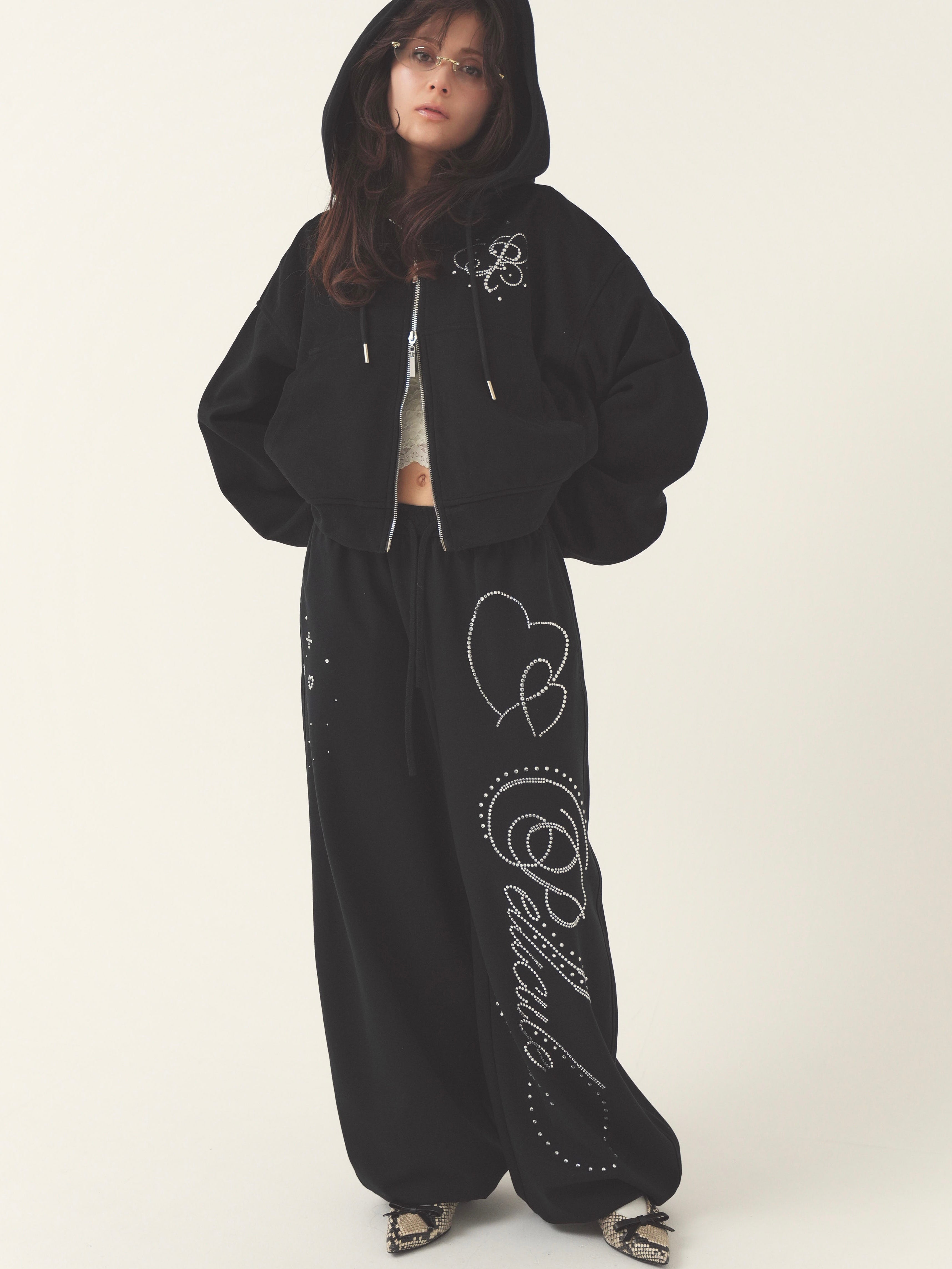 予約 black・babypink】stone-deco sweat pants｜PELLICULE | ぺリキュール