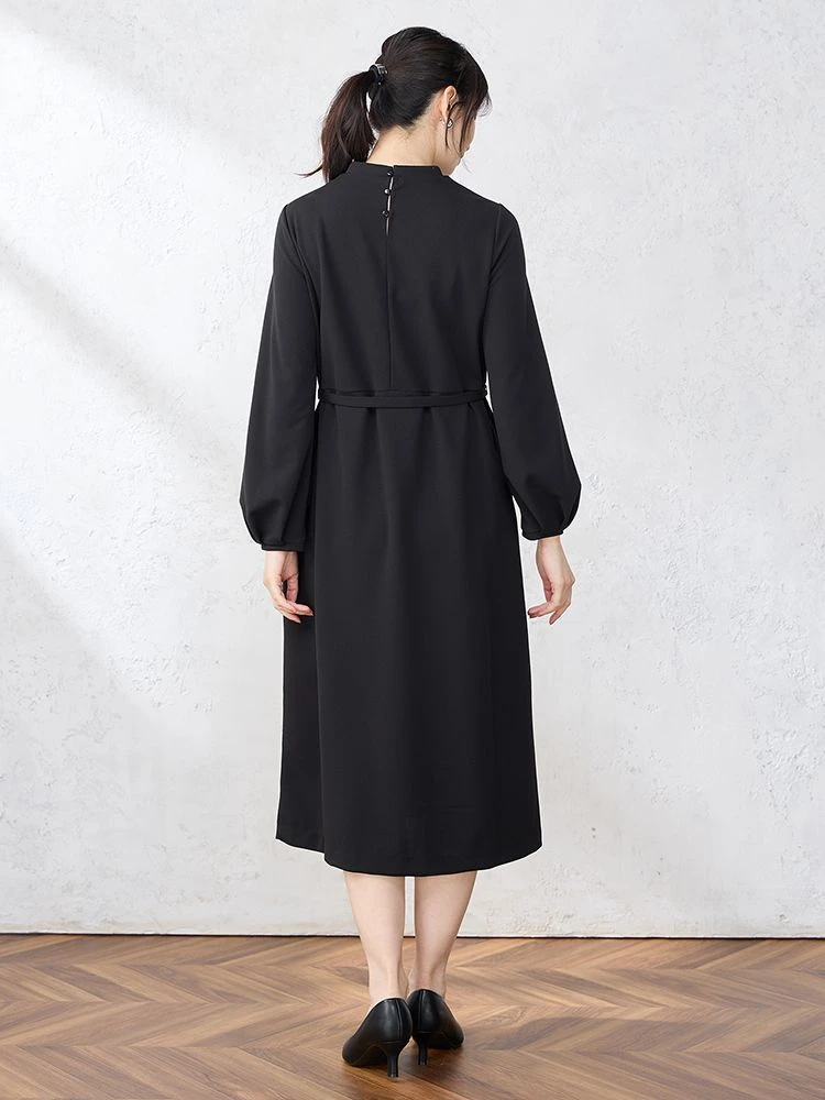 ネイビー ブローチ付き ピンタックワンピース ブラック/ネイビー