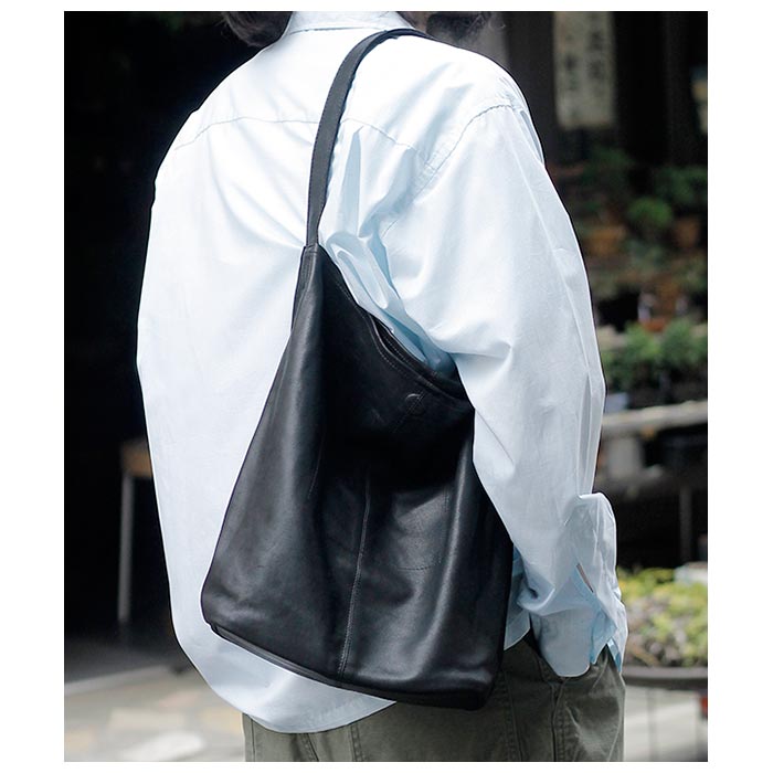 モルフェ Morphee ゴートレザー シリンダー バッグ ミディアム