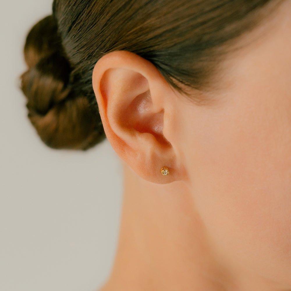 K18 プラチナ ダイヤモンド ボディピアス│アンテナヘリックス