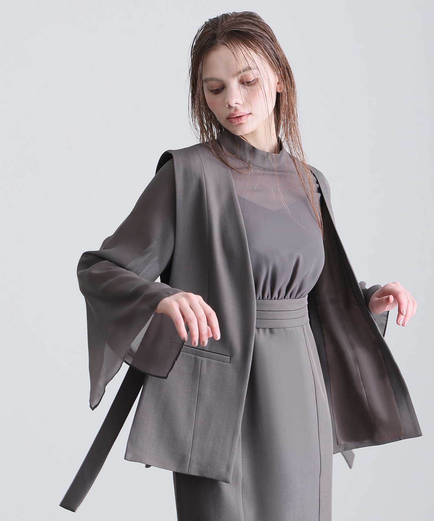 スリットスリーブジレ付きワンピース｜PourVous