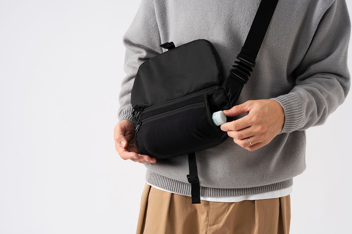 防水本革バッグ】ペットボトルをスッキリ収納！イベントやアウトドアで