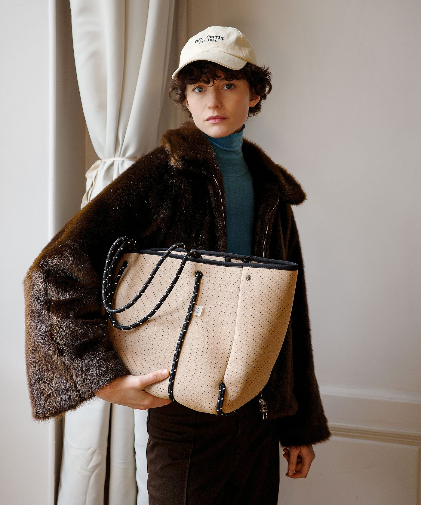 q bag paris zip L ジップ付きで大人気