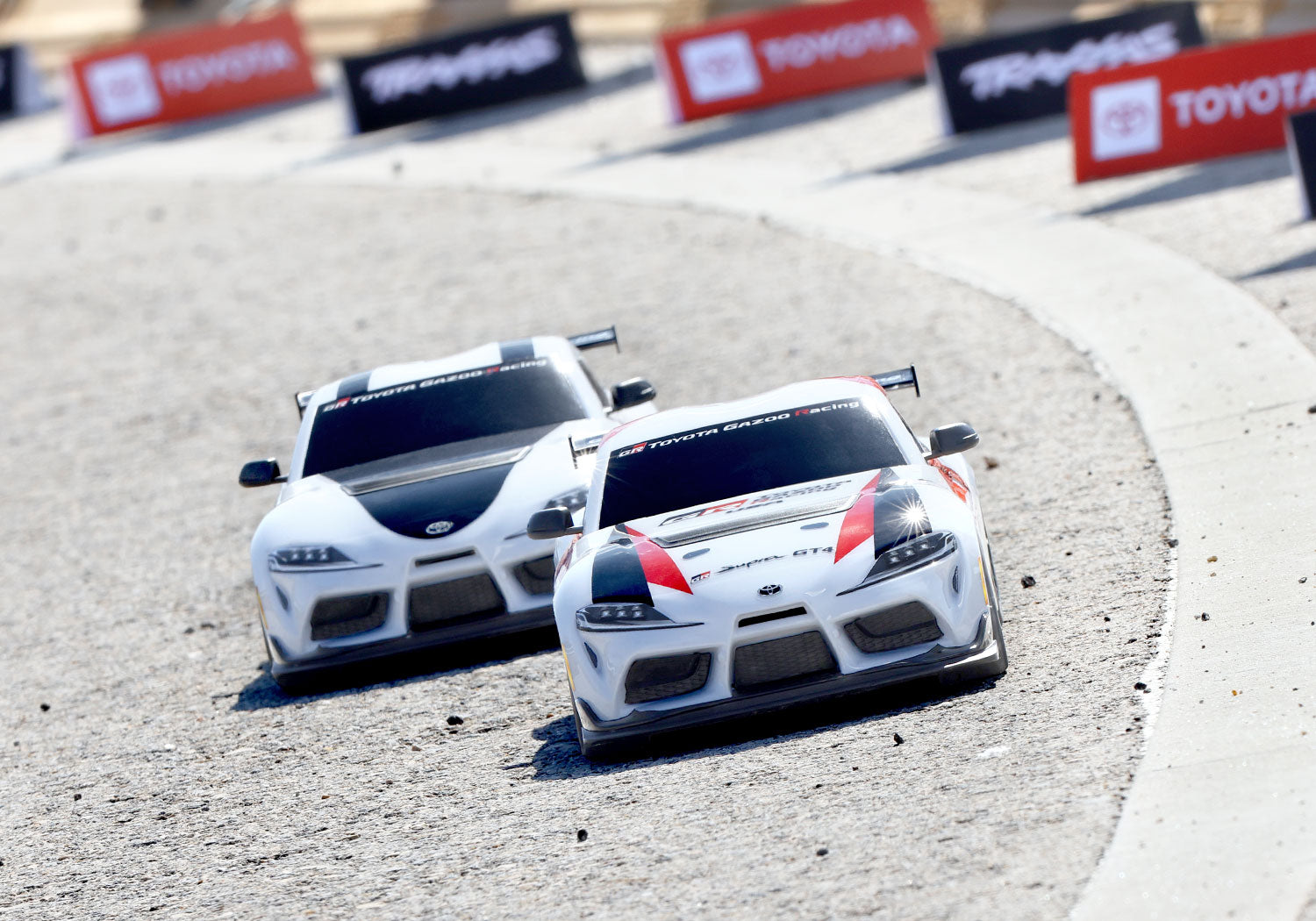 トラクサス 4-TEC 3.0 トヨタGRスープラGT4 RTR BL-2sブラシレスパワー