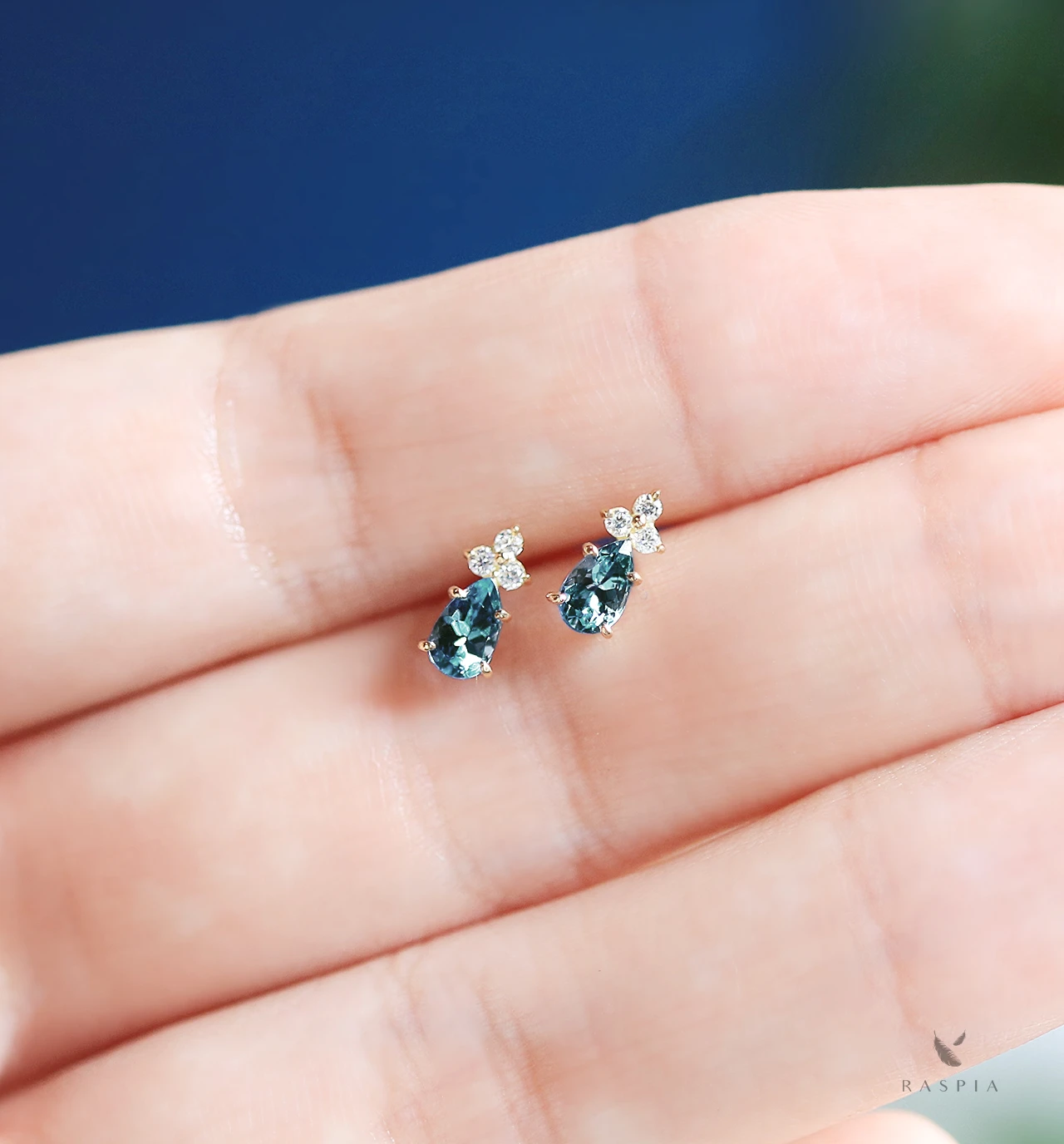 K18 ロンドンブルートパーズ＆ダイヤモンドのポストピアス ~Ello Lilas