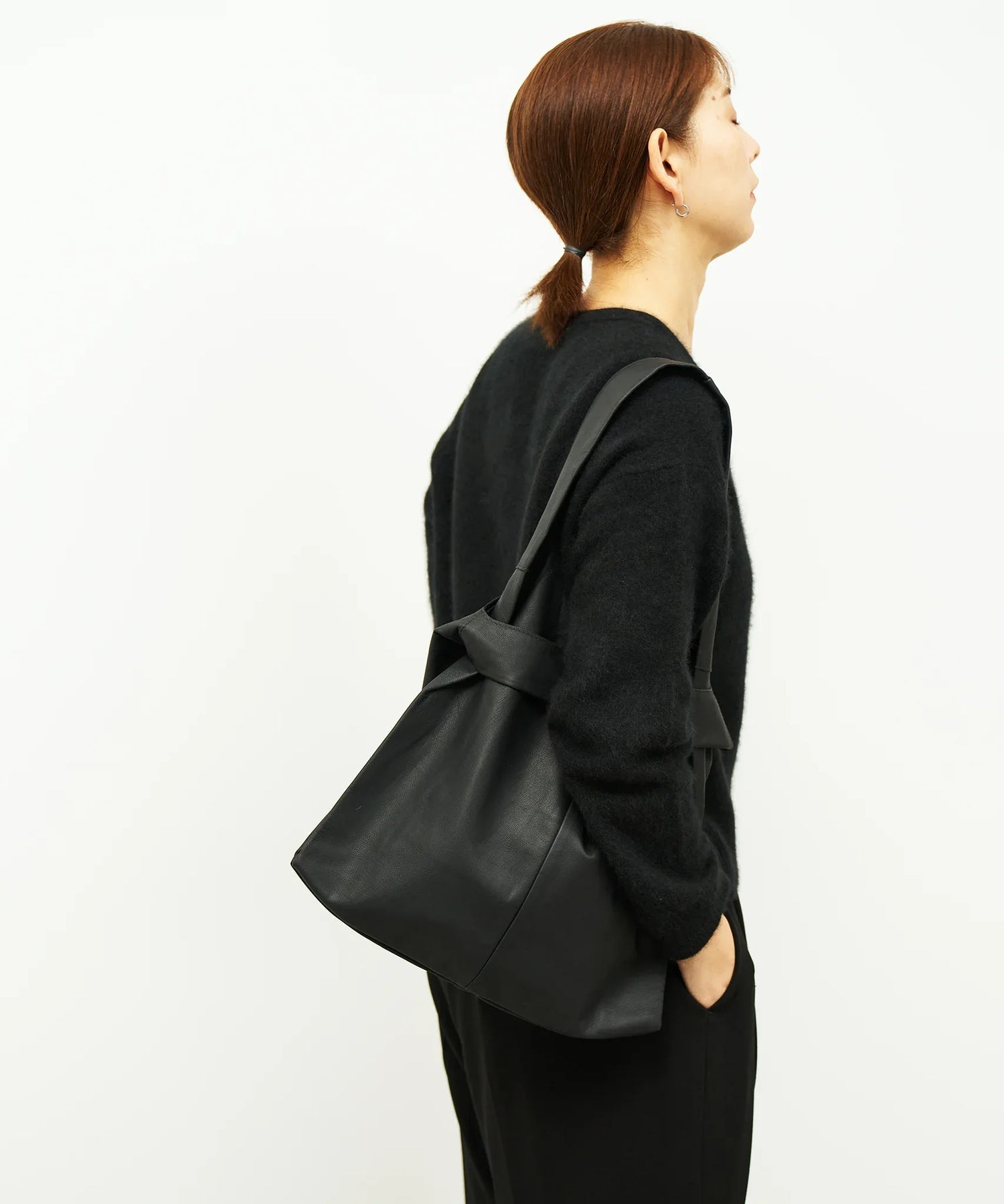 軽くて柔らかい2wayやぎ革トートバッグ - A4対応の多機能デザイン – REN