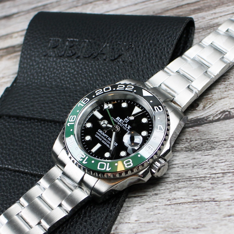 Relax Green & Black GMT - Relax by Atelier Perpetuel