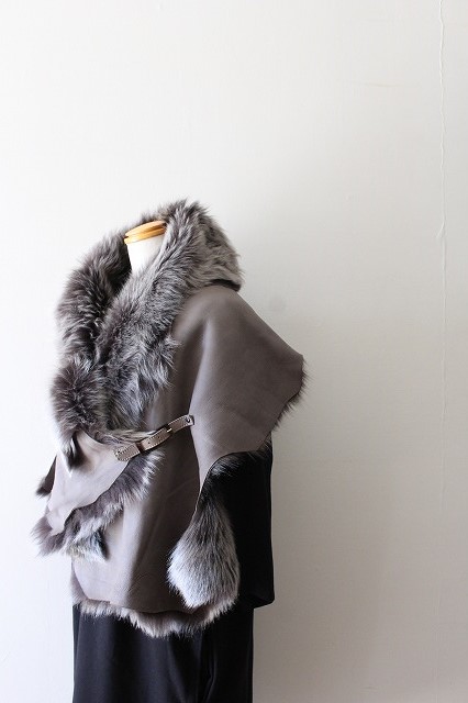 カールドノヒューのムートンシュラッグとスヌードが入荷