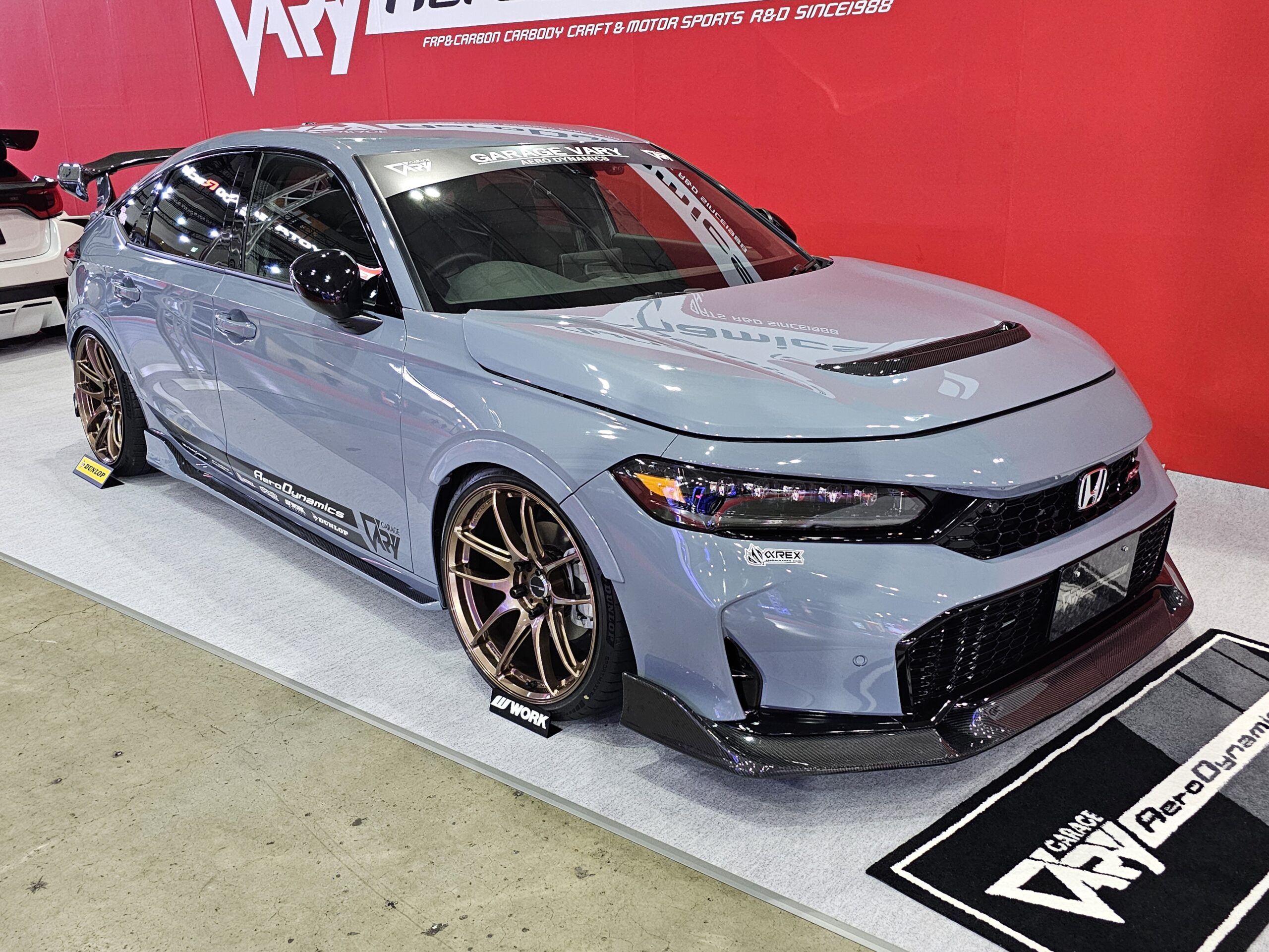 MOMO「日本限定ステアリングが登場」東京オートサロン2026 - REVSPEED