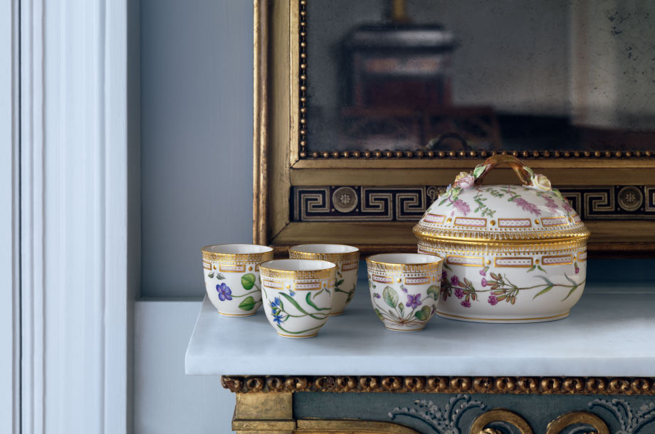 ロイヤル コペンハーゲン＞「フローラ ダニカ」の世界 | 三越伊勢丹