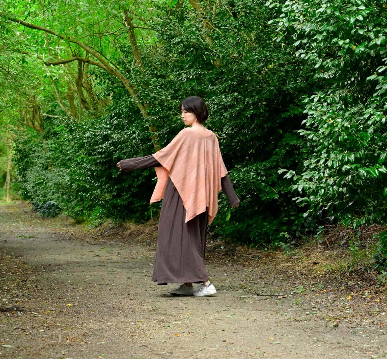 薄手で軽いリネンウール 同色ボーダー | 公式 SAIFUKU サイフク 五泉