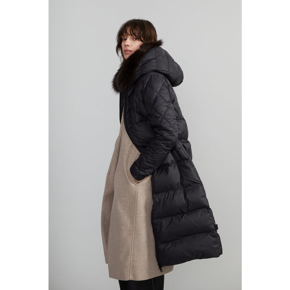 デュベティカ DUVETICA SAQUIDUE black fur-fox / サクイドゥエ （NERO