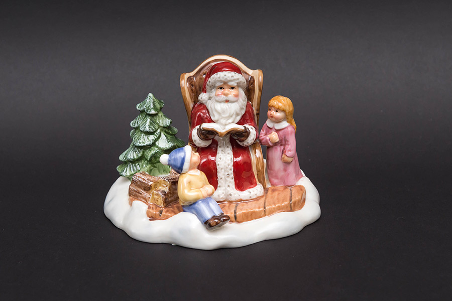 ビレロイ＆ボッホ フェアリーテールパーク フィギュリン（本とサンタ