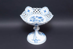 マイセン ブルーオニオン リーフディッシュ（19cm）を買い取りました