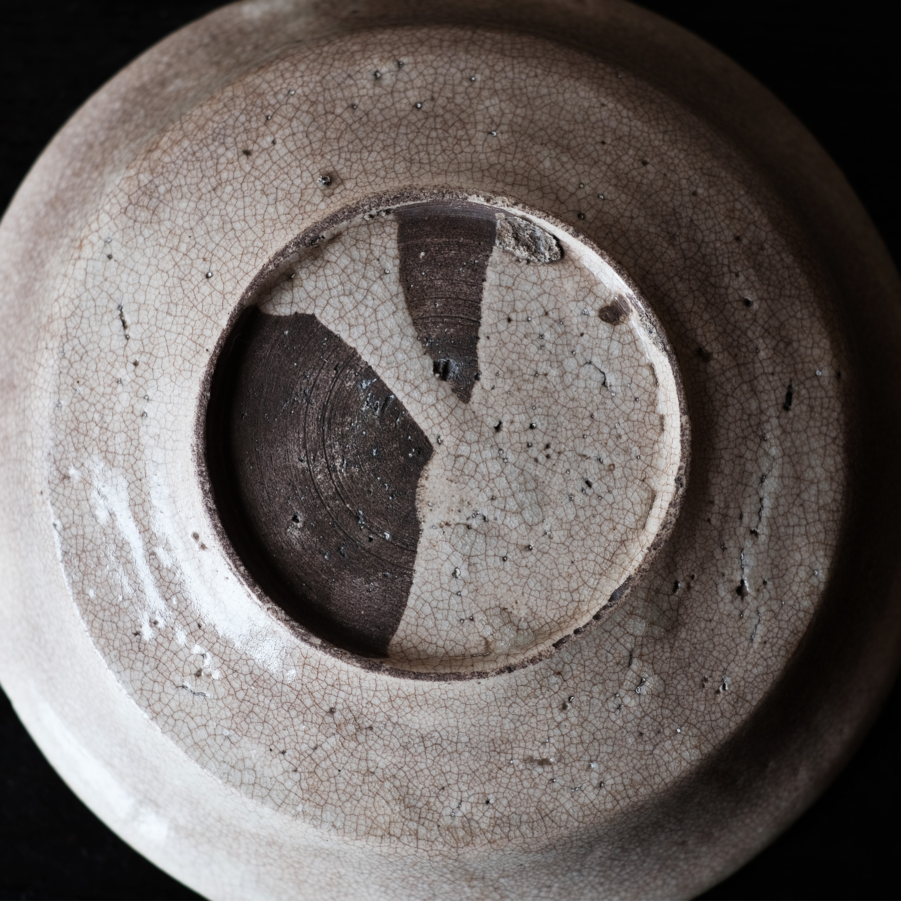 瀬戸 御深井焼 鉄絵輪花皿 | 骨董と詩学 Antique & Poetics | 蛇韻律