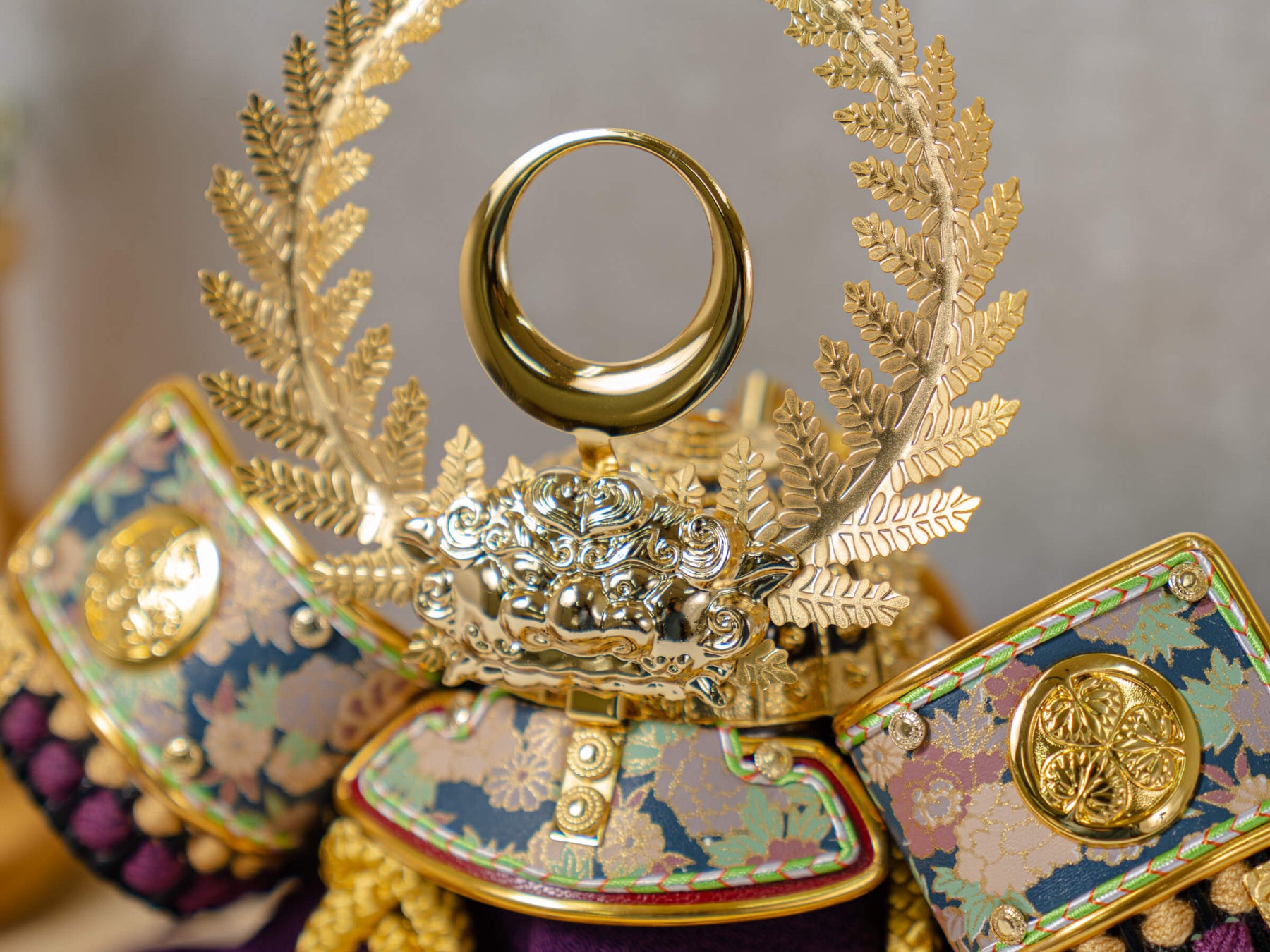 紫苑兜飾り 9号 徳川家康｜端午の節句 五月人形 兜 コンパクトで