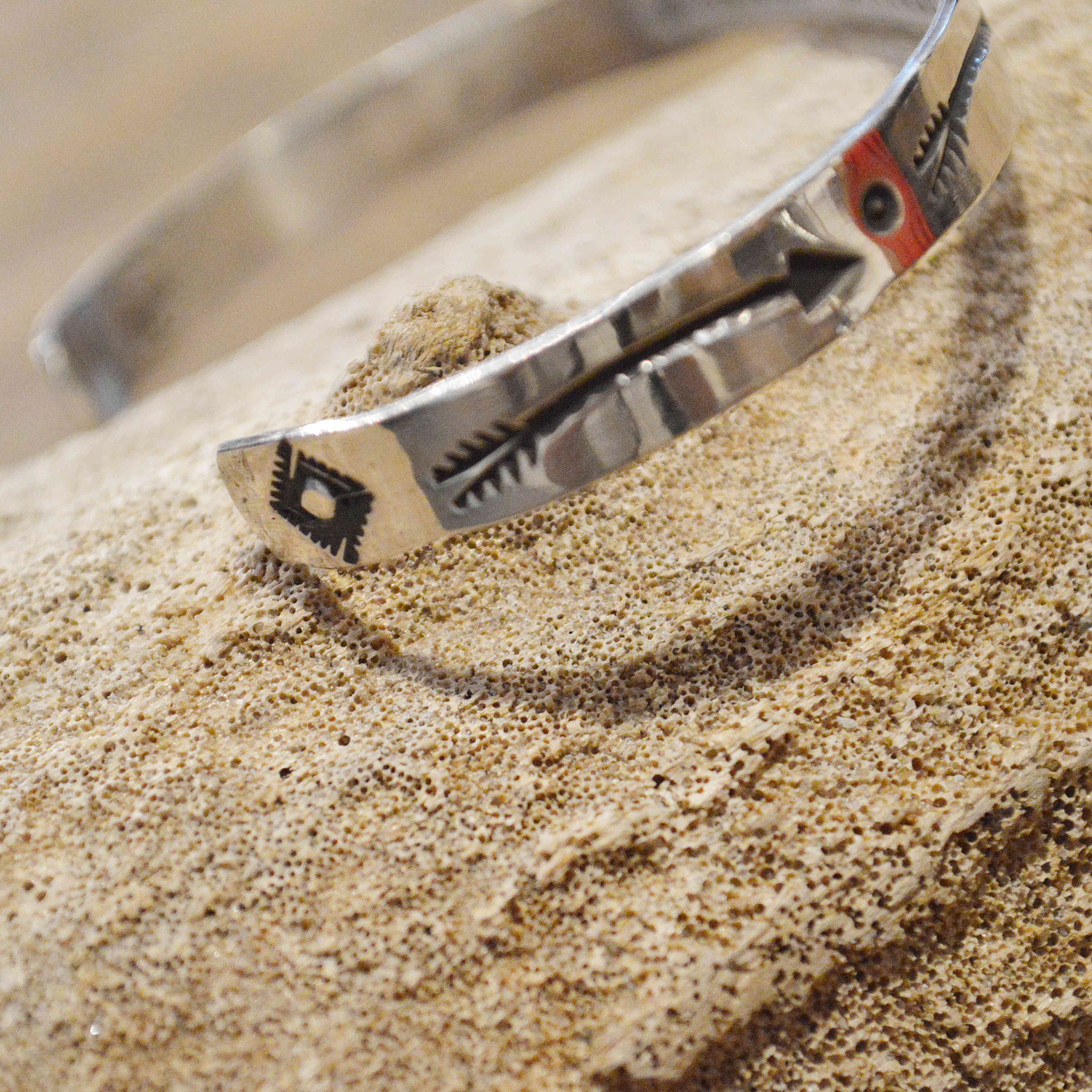 Indian jewelry / Navajo BANGLE (ARNOLD GOODLUCK)