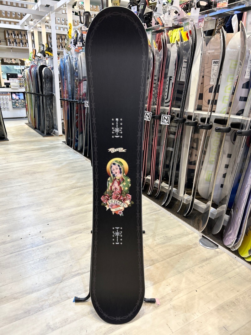 即納】レディース スノーボード 板 142cm NITRO DEMAND LTD GULLWING