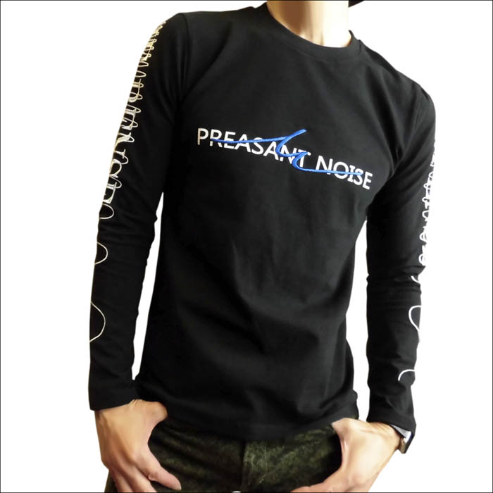 袖刺しゅう入り 長袖Tシャツ ロンT 英字ロゴ 豪華 シシュウ 胸ワン