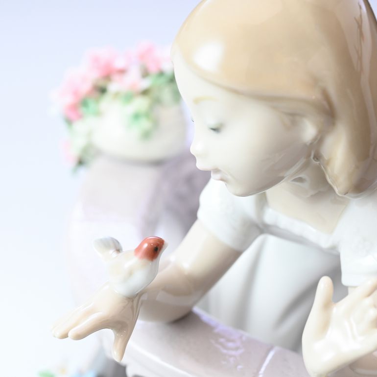 LLADRO（リヤドロ） バルコニーの朝 フィギュア 人形 女性 女の子 花