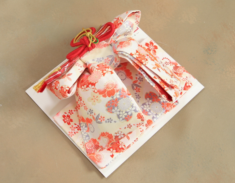 七五三 作り帯 着物 結び帯 7歳 クリーム×白 桃山桜 織生地 飾り