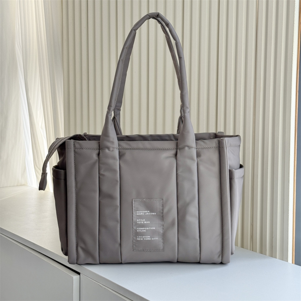 MARC JACOBS（マーク・ジェイコブス） ザ パフィー ナイロン トート