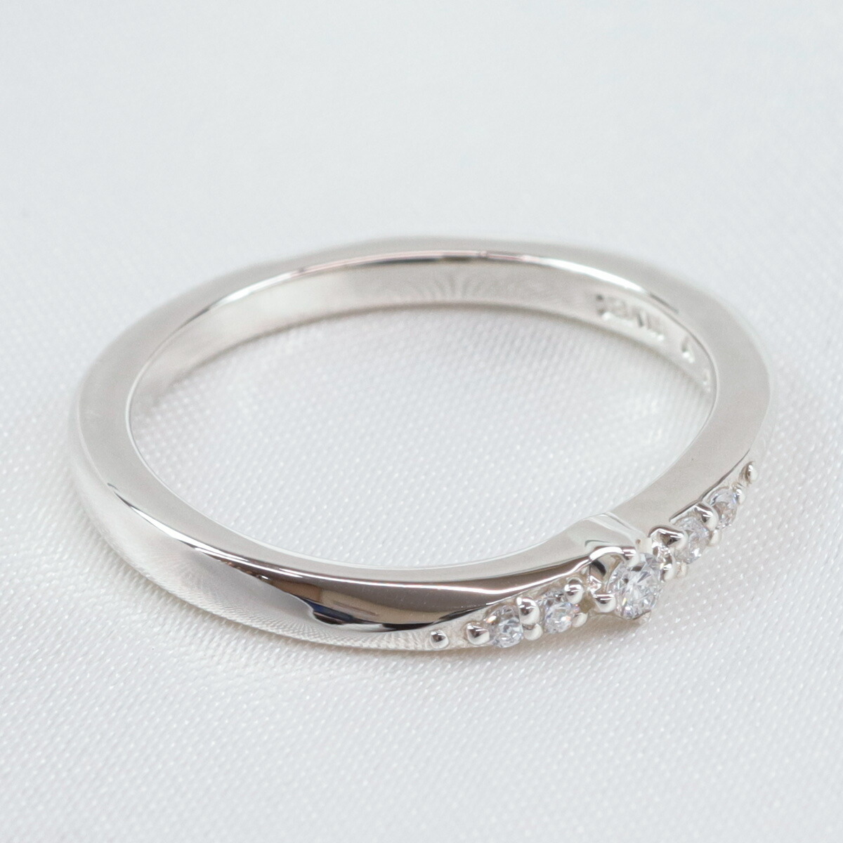 4℃（ヨンドシー） 指輪 リング ウエーブライン ダイヤモンド