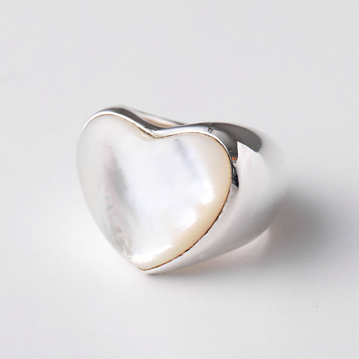 ANNIKA INEZ（アニカイネズ） リング Bigger Pearl Heart Ring R176