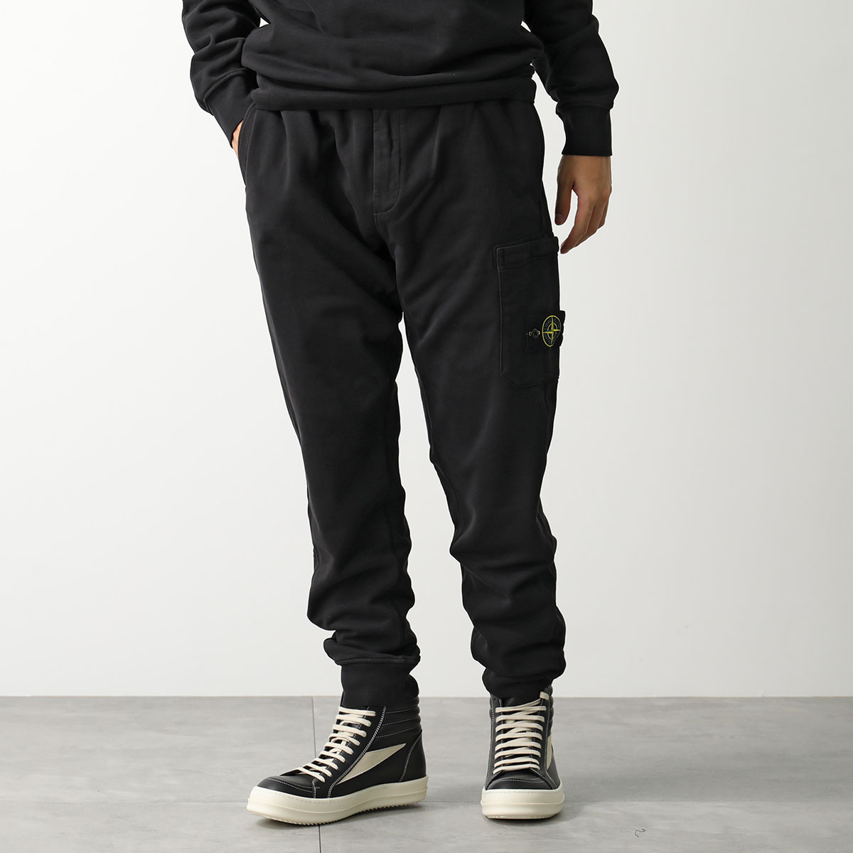 STONE ISLAND（ストーン アイランド） スウェットパンツ 811564551