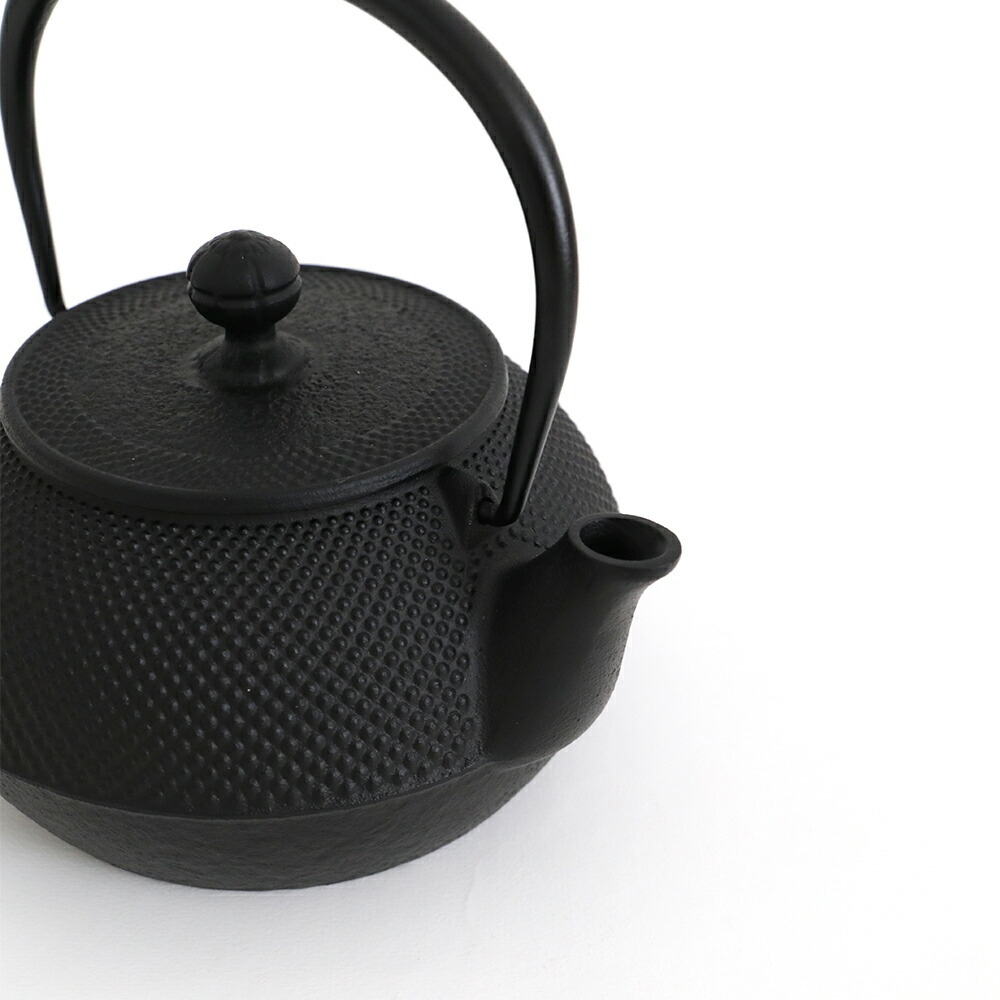 岩鋳（IWACHU） 南部鉄器 鉄瓶 7型アラレ IH対応 日本製 黒焼付 0.9L