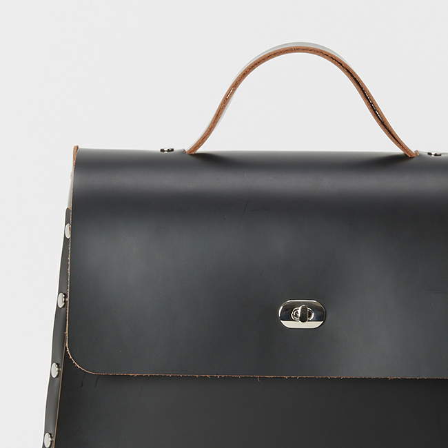 Hender Scheme（エンダースキーマ） アッセンブルハンドバッグフラップ