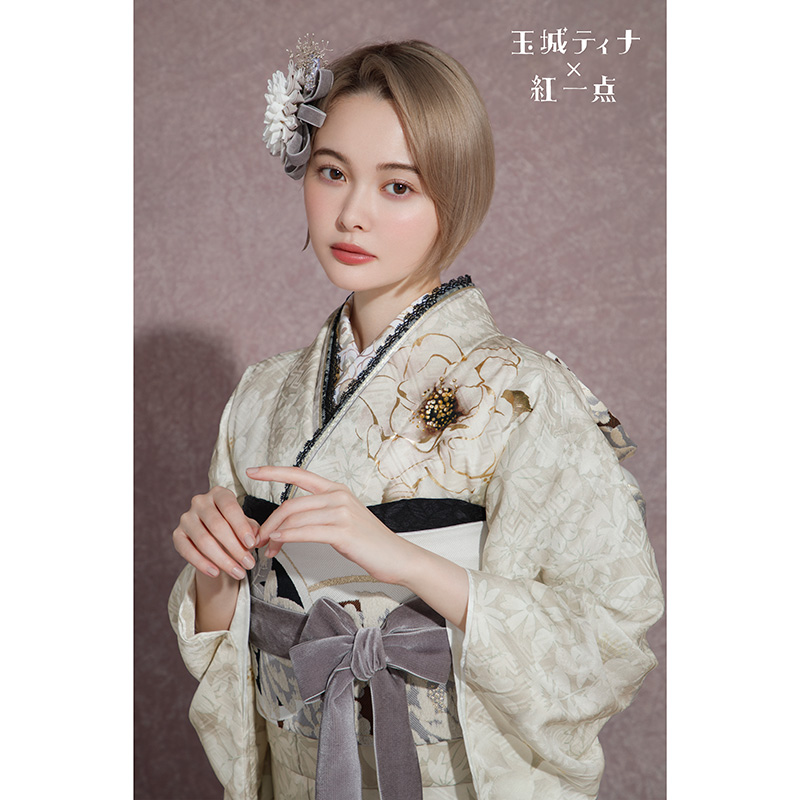 振袖レンタル 玉城ティナ×紅一点 淡ベージュ 大輪牡丹 成人式 結婚式